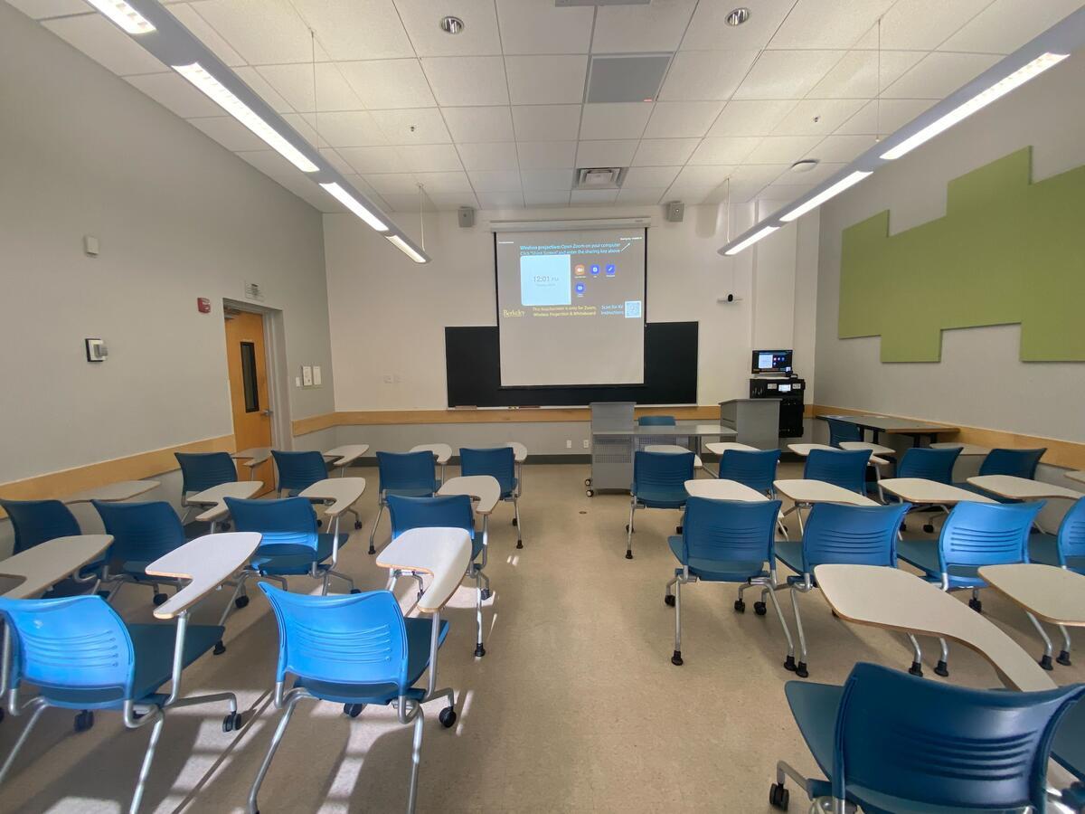 Social Sciences 136 classroom